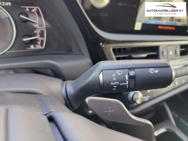 Lexus ES Business Line