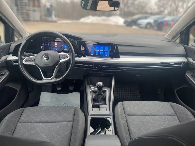 Volkswagen Golf Life Variant