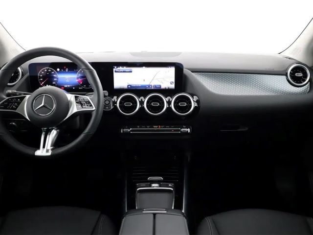 Mercedes-Benz B 180 Progressive Sedan Urban