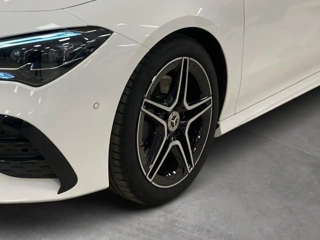 Mercedes-Benz CLA 200 AMG Line