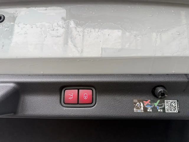 Mercedes-Benz EQE 500 AMG Line Sedan