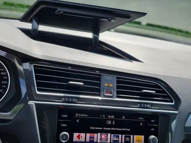 Volkswagen Tiguan 2,0 TDI Fahrerassistenzpaket "Plus" ACC Front A...