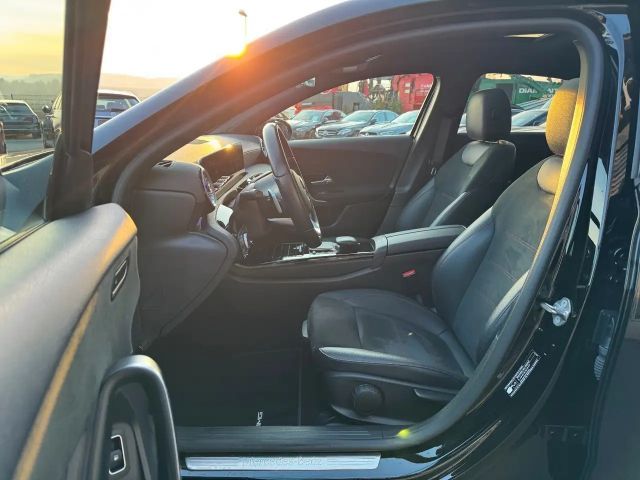 Mercedes-Benz A 250 A 250 e AMG Line