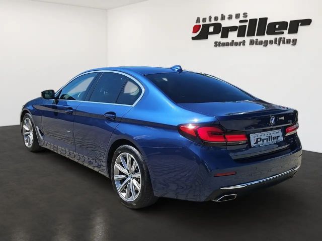 BMW 540 540i Luxury Line Sedan xDrive