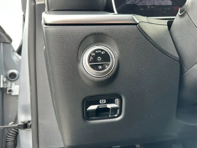 Mercedes-Benz C 200 AVANTGARDE Sedan