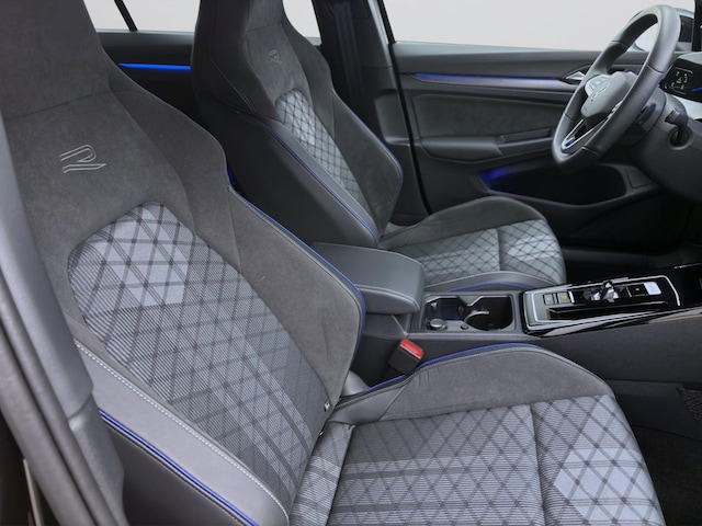 Volkswagen Golf 1.5 eTSI DSG R-Line