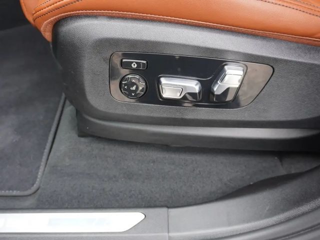 BMW X7 M 60i Frozen Black LCI AHK Carbon SkyLounge ACC 360K