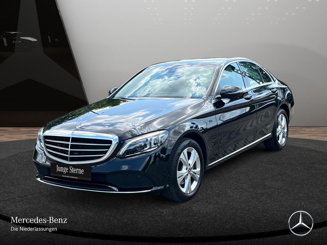 Mercedes-Benz C 200 4MATIC Sedan