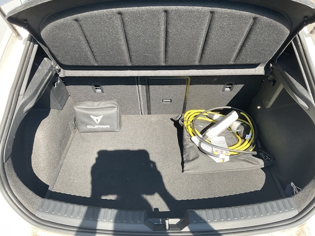 Cupra Leon Cupra Leon 1,4 TSI e-Hybrid LED+KEYLESS+KAMERA