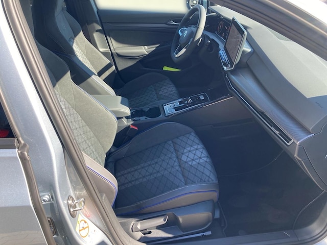 Volkswagen Golf 1.5 eTSI DSG Golf VIII IQ.Drive