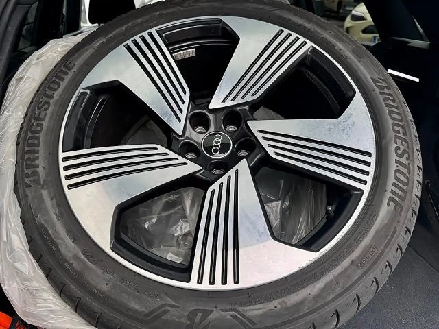 Audi Q8 e-tron 55 Business Quattro S-Line