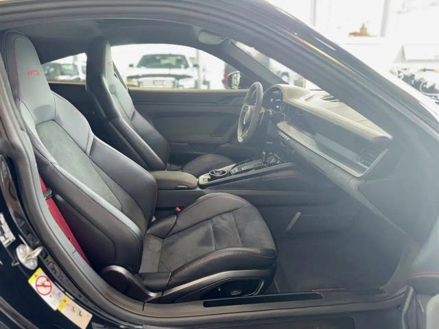 Porsche 992 Carrera Coupé GTS