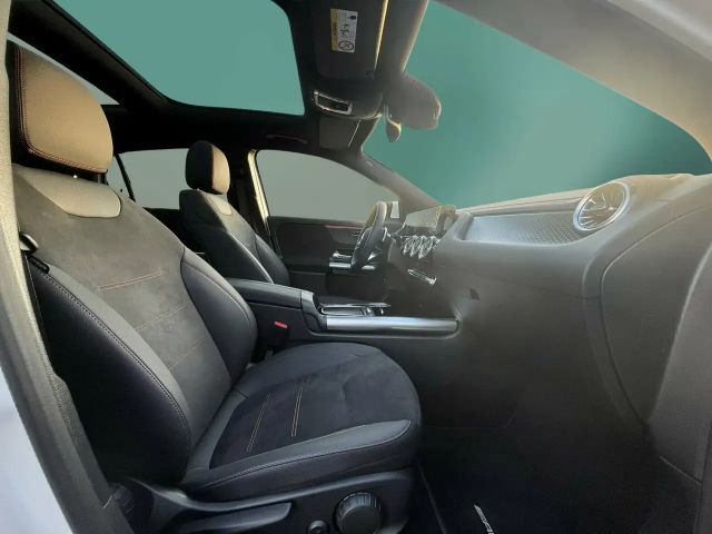 Mercedes-Benz EQA 350 4MATIC AMG Line