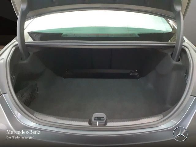 Mercedes-Benz C 180 AVANTGARDE Sedan