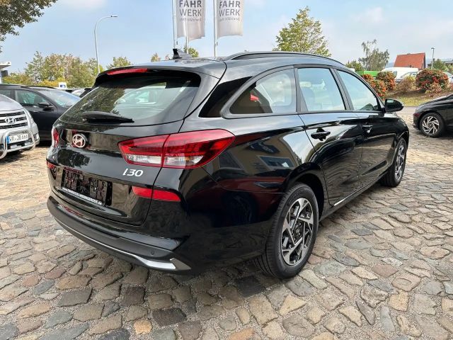 Hyundai i30 New i30 Kombi 1.5 DPi Sondermodell GO*LED,Navi.