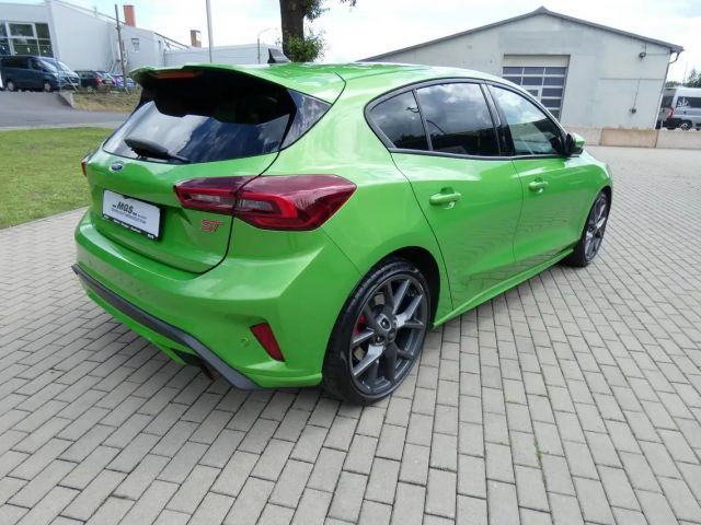 Ford Focus EcoBoost ST Line