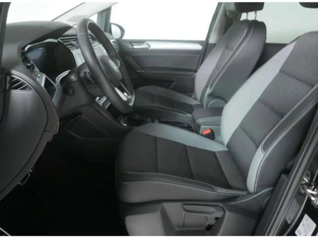 Volkswagen Touran 1.5 TSI DSG