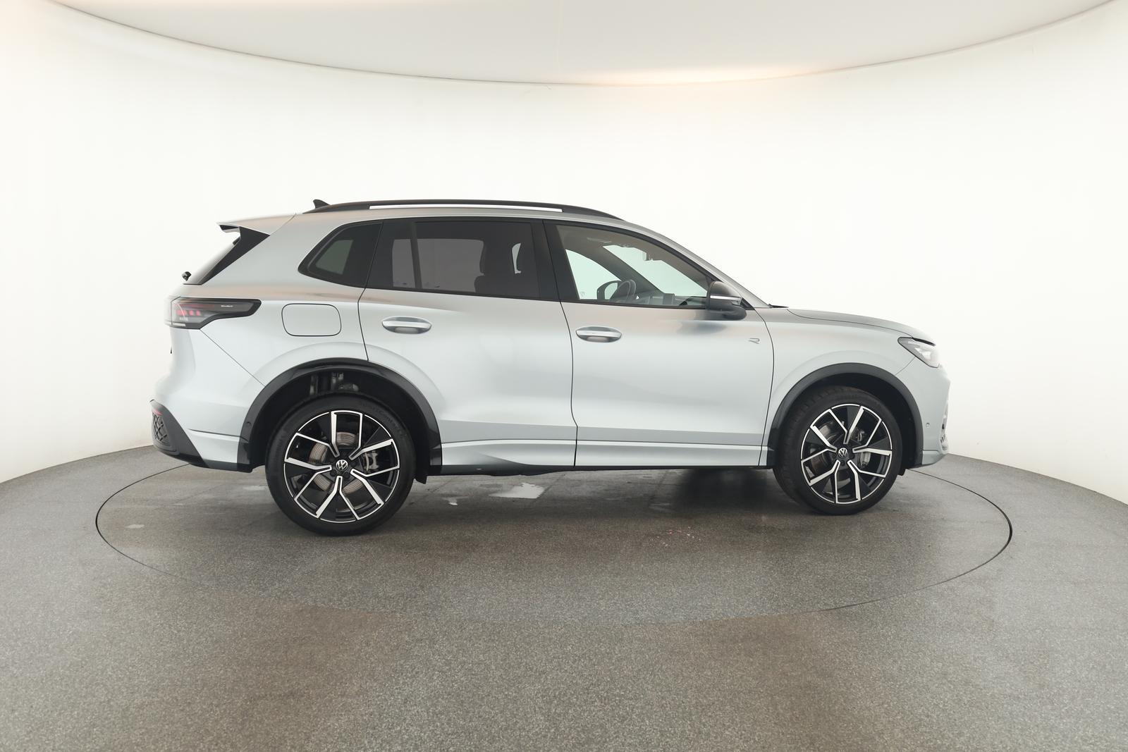 Volkswagen Tiguan 2.0 TSI DSG IQ.Drive R-Line