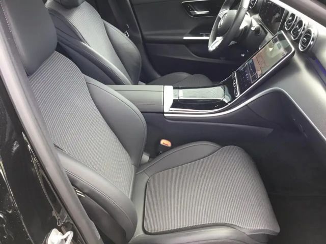 Mercedes-Benz C 180 Sedan