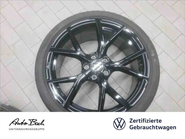 Volkswagen Golf 2.0 TSI DSG Golf VIII