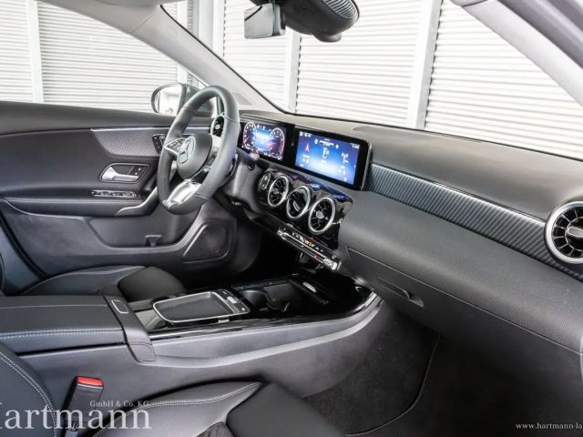 Mercedes-Benz A 200 Hatchback Progressive