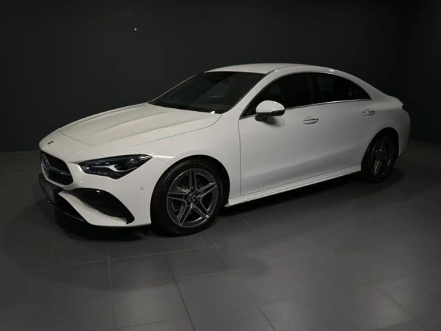 Mercedes-Benz CLA 200 AMG Line Coupé