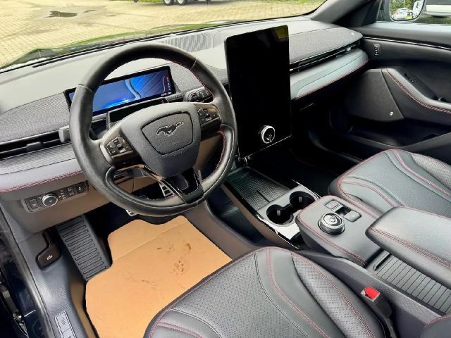 Ford Mustang Mach-E AWD Premium