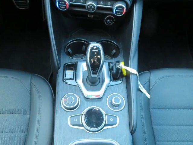 Alfa Romeo Giulia Q4