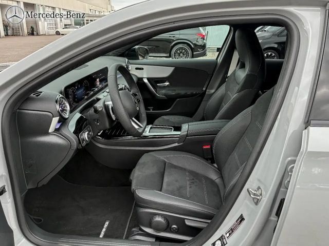 Mercedes-Benz A 180 AMG Line