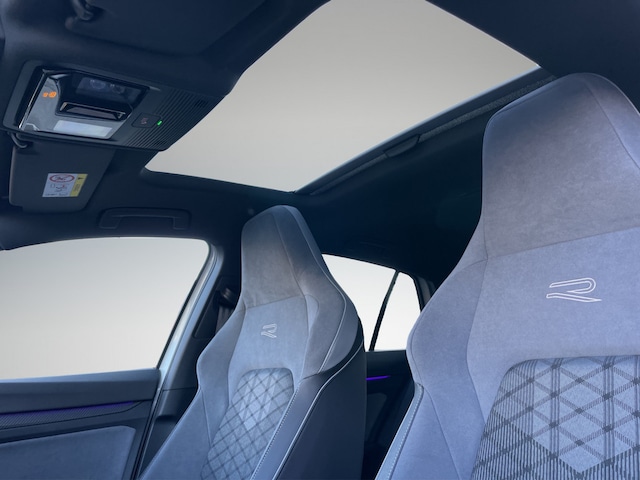 Volkswagen Golf 1.5 TSI Golf VIII R-Line Style