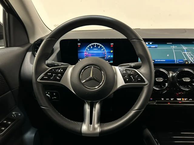Mercedes-Benz GLA 180 Österreich-Edition *LED-HPS, 7G-DCT, Rückfahrkamer