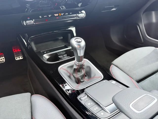 Mercedes-Benz A 200 AMG Line