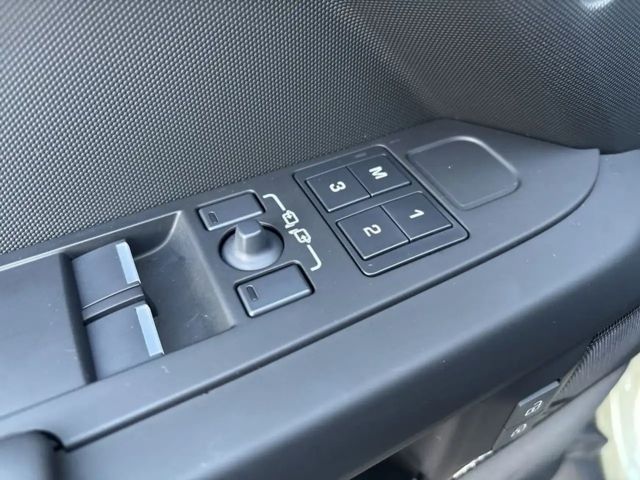 Land Rover Defender 90 D300 Dynamic HSE