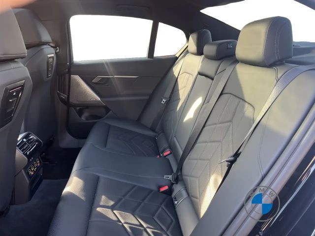 BMW 520 520i M-Sport Sedan