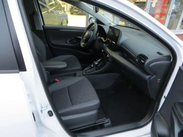 Toyota Yaris Hatchback Hybride Team D