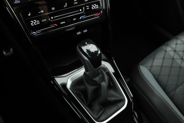 Volkswagen T-Roc T-Roc 1.5 TSI DSG R-Line LED+ ACC Kamera App Navi