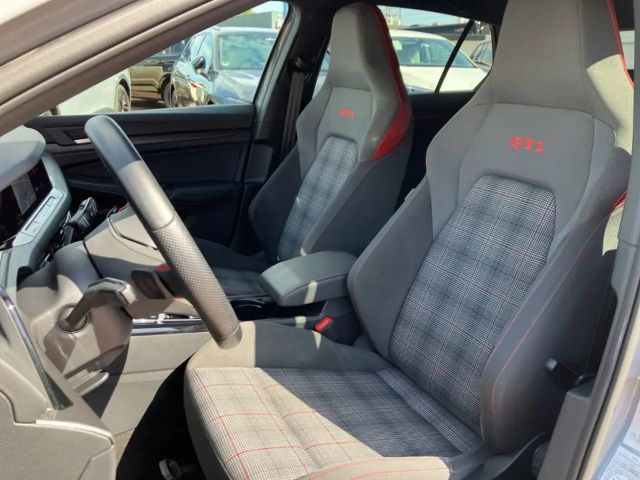 Volkswagen Golf DSG GTI Style