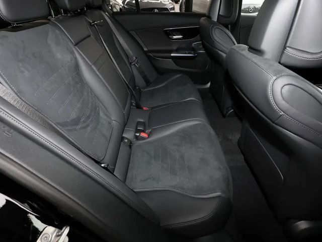 Mercedes-Benz C 200 AMG Line Sedan