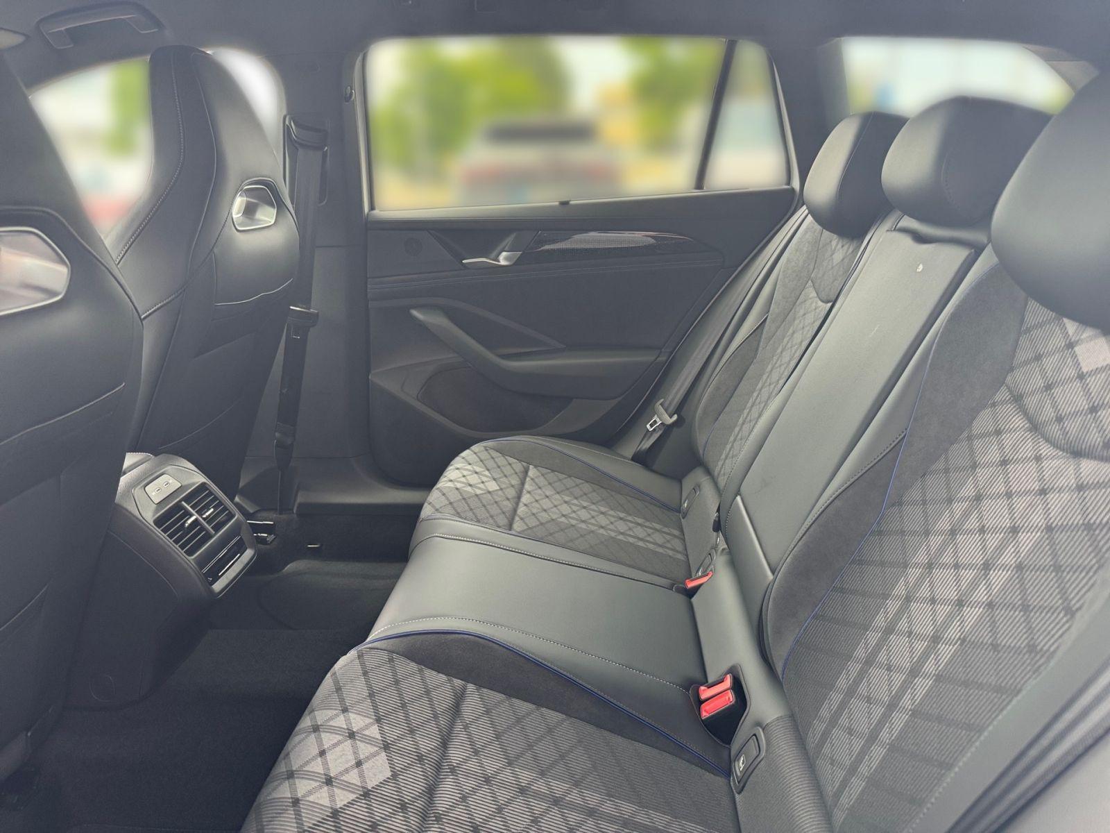 Volkswagen Passat R-Line Variant eHybrid