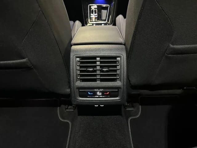 Volkswagen Golf 2.0 TDI DSG Style