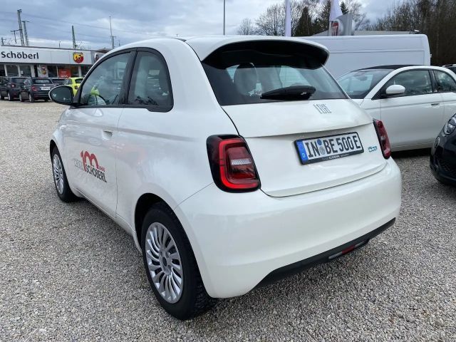 Fiat 500e Action