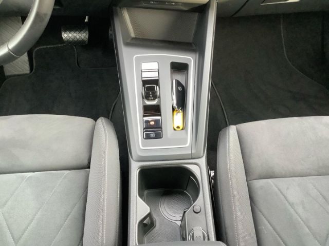 Volkswagen Golf 2.0 TSI DSG Golf VIII Style