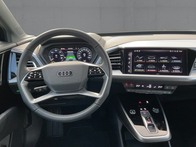 Audi Q4 e-tron SUV 45 e-tron Audi Q4 e-tron