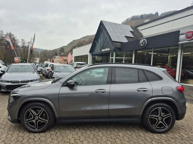 Mercedes-Benz GLA 200 AMG Line GLA 200 d