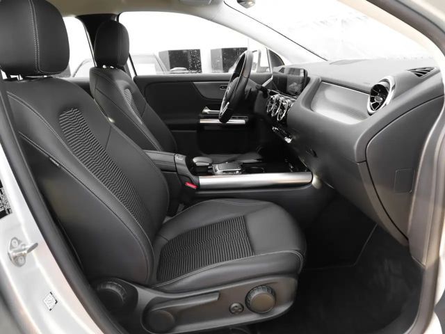 Mercedes-Benz GLA 200 DCT