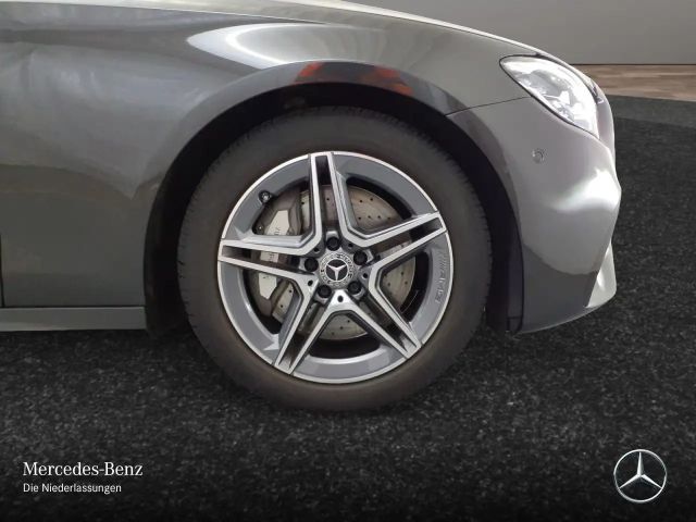 Mercedes-Benz E 300 AMG Line Sedan