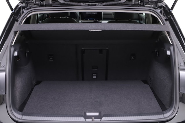 Volkswagen Golf 1.5 eTSI DSG Golf VIII IQ.Drive