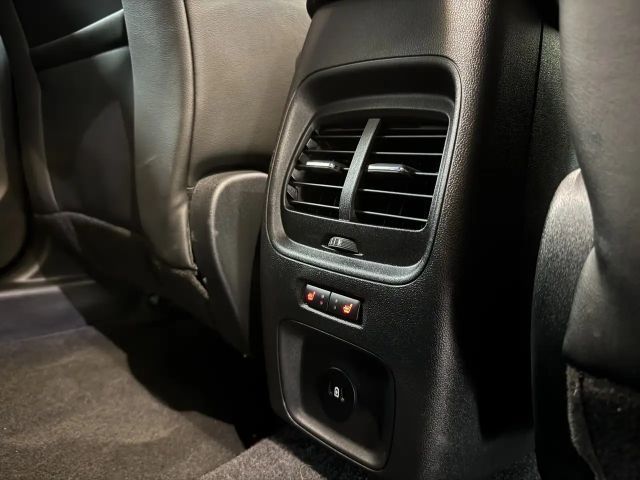 Ford Kuga Hybrid ST Line X