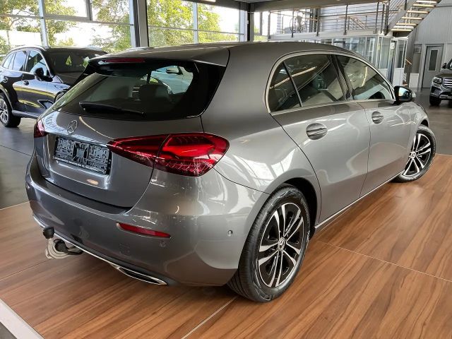 Mercedes-Benz A 180 Hatchback Progressive