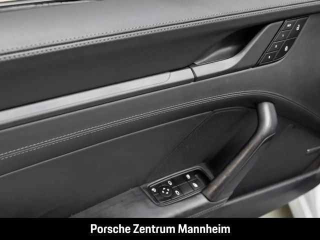 Porsche 911 4 Coupé GTS Targa